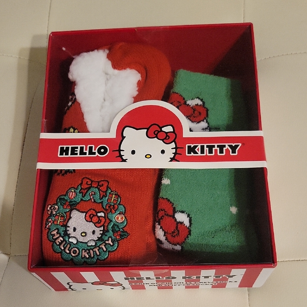 Hello Kitty Red and Green Holiday Socks Set